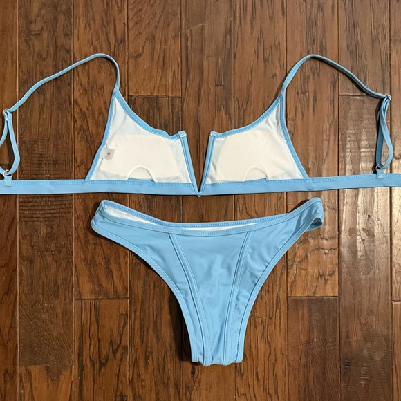 NWOT Blue V Wire Bikini Sz S - Picture 7 of 11